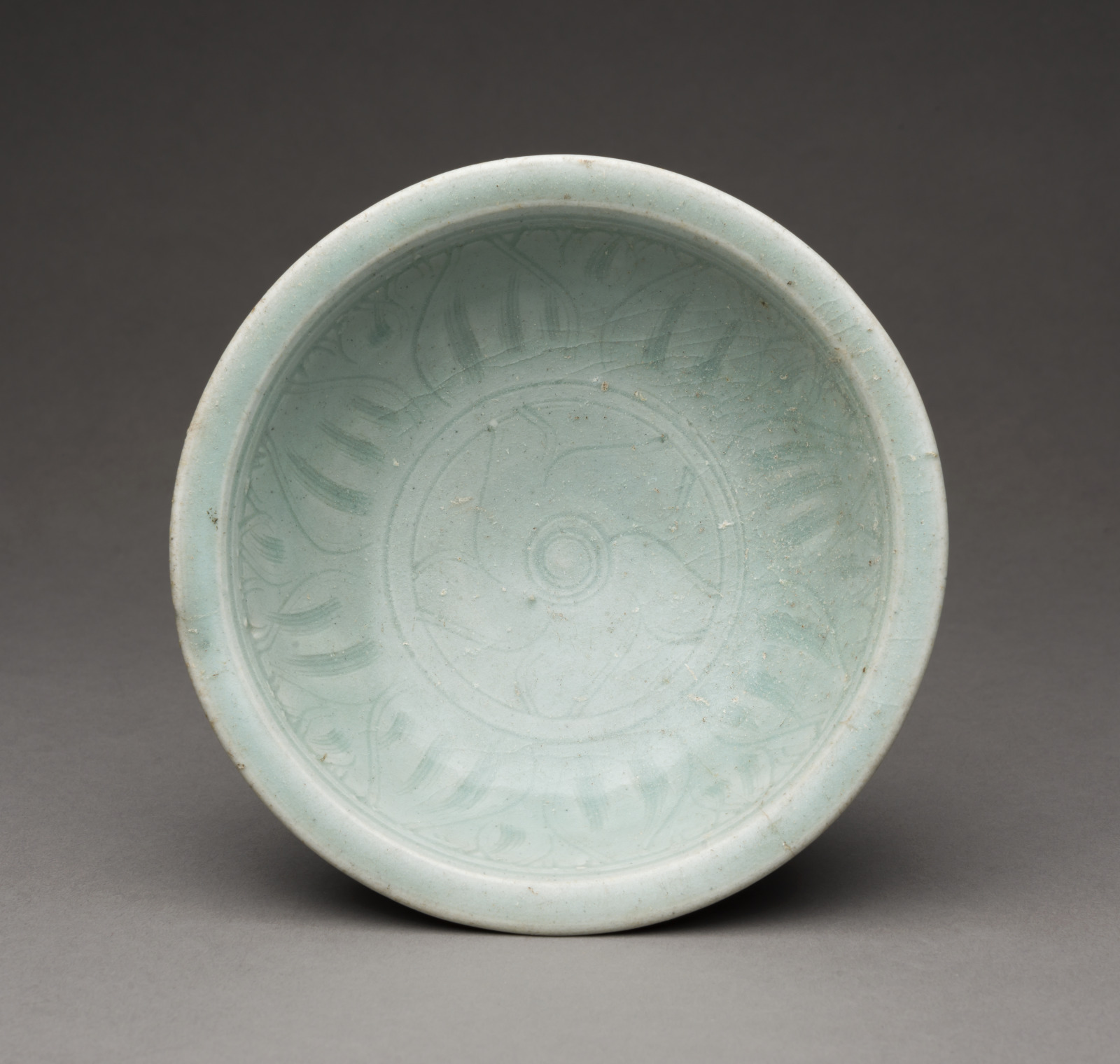 Bowl with Design of Lotus