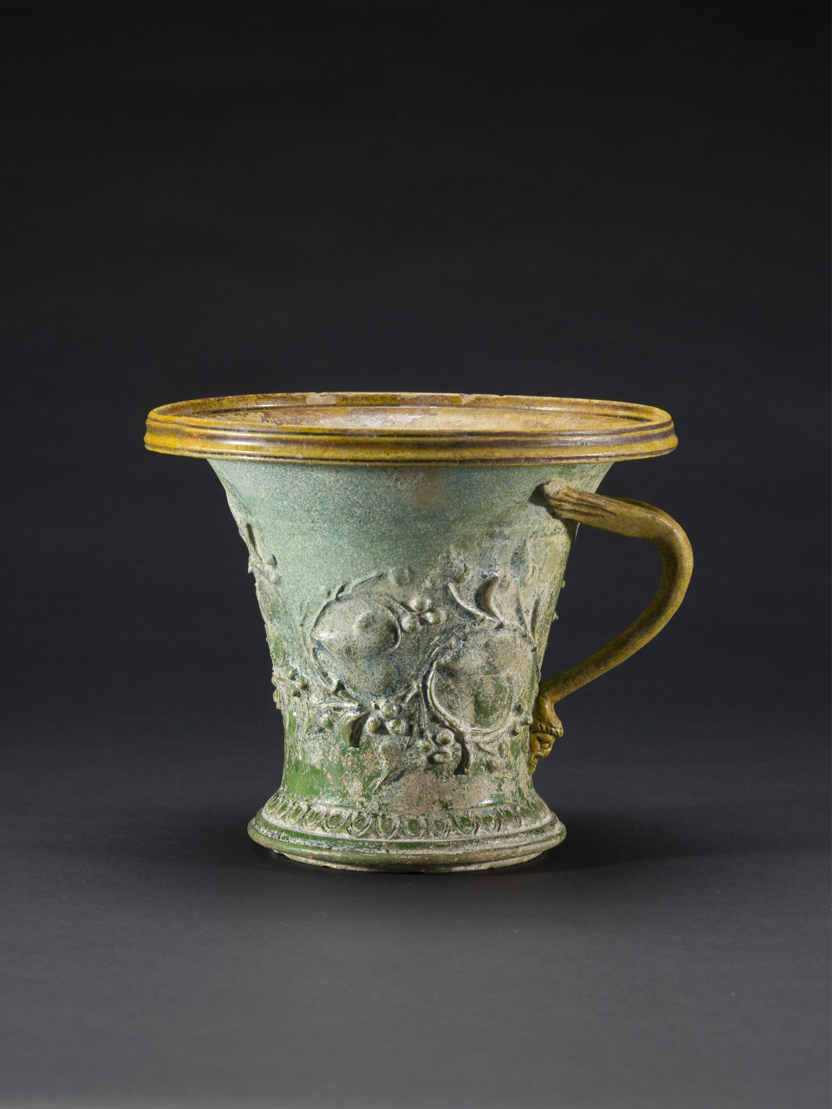 One-handled Cup (modiolus)