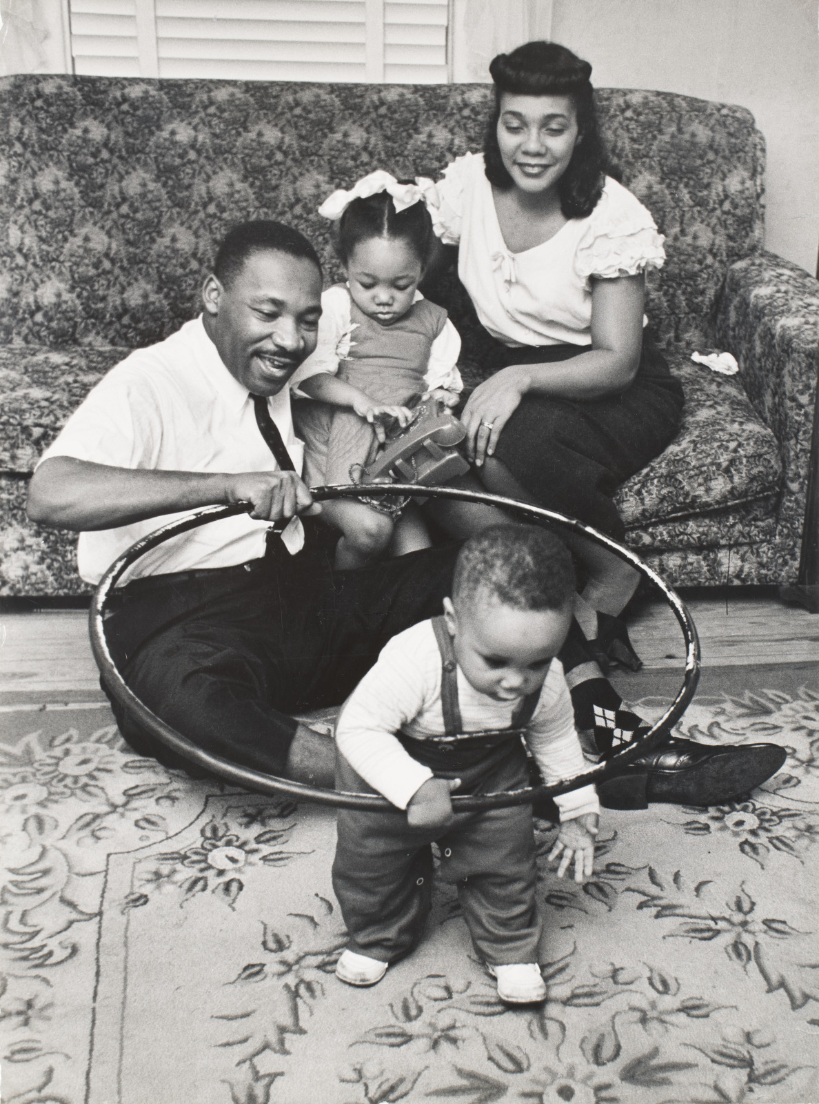 Dr Martin Luther King Jr And Family At Home Montgomery Saint 