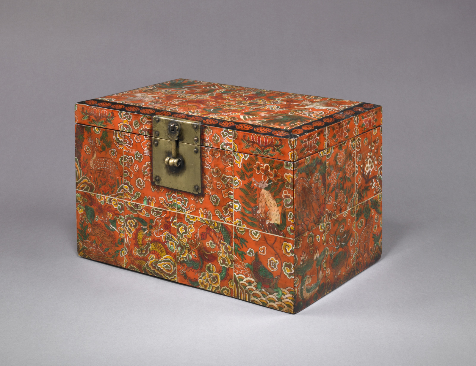 Box with Design of Auspicious Animals, Plants, and Flowers