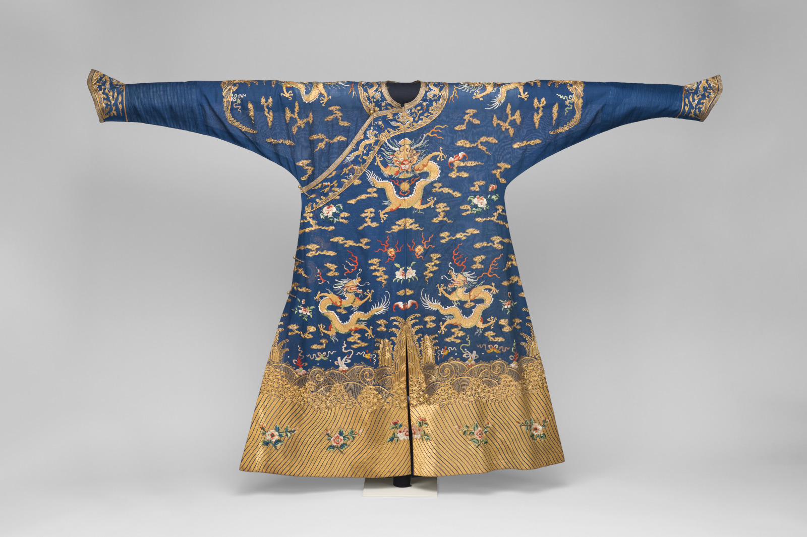 Manchu Man’s Informal Summer Court Robe with Design of Four-Clawed Dragons Chasing Flaming Pearls