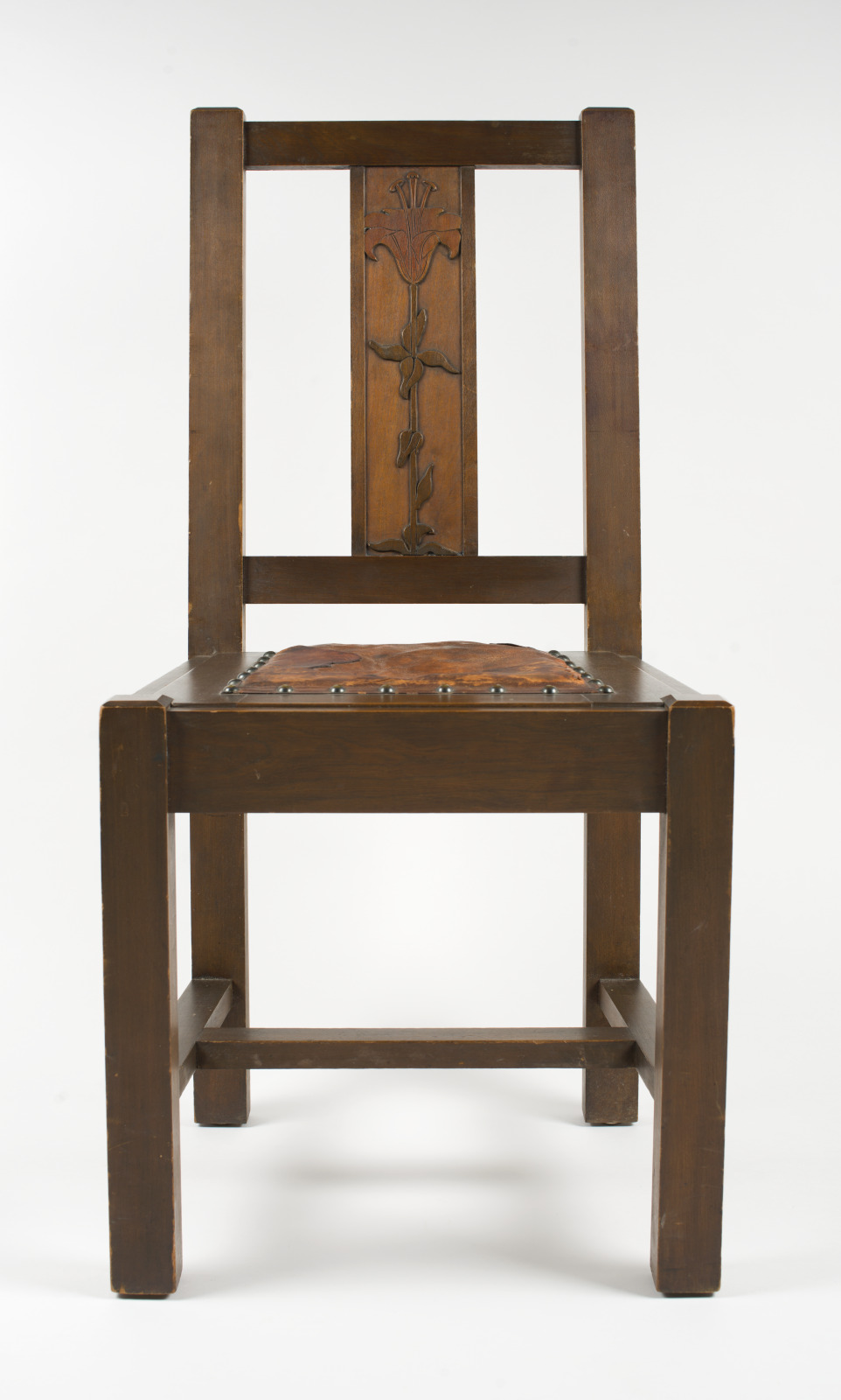 Chair, carving designed by Zulma Steele-Parker, American, 1881–1979, 1904, Cherry, leather, and brass