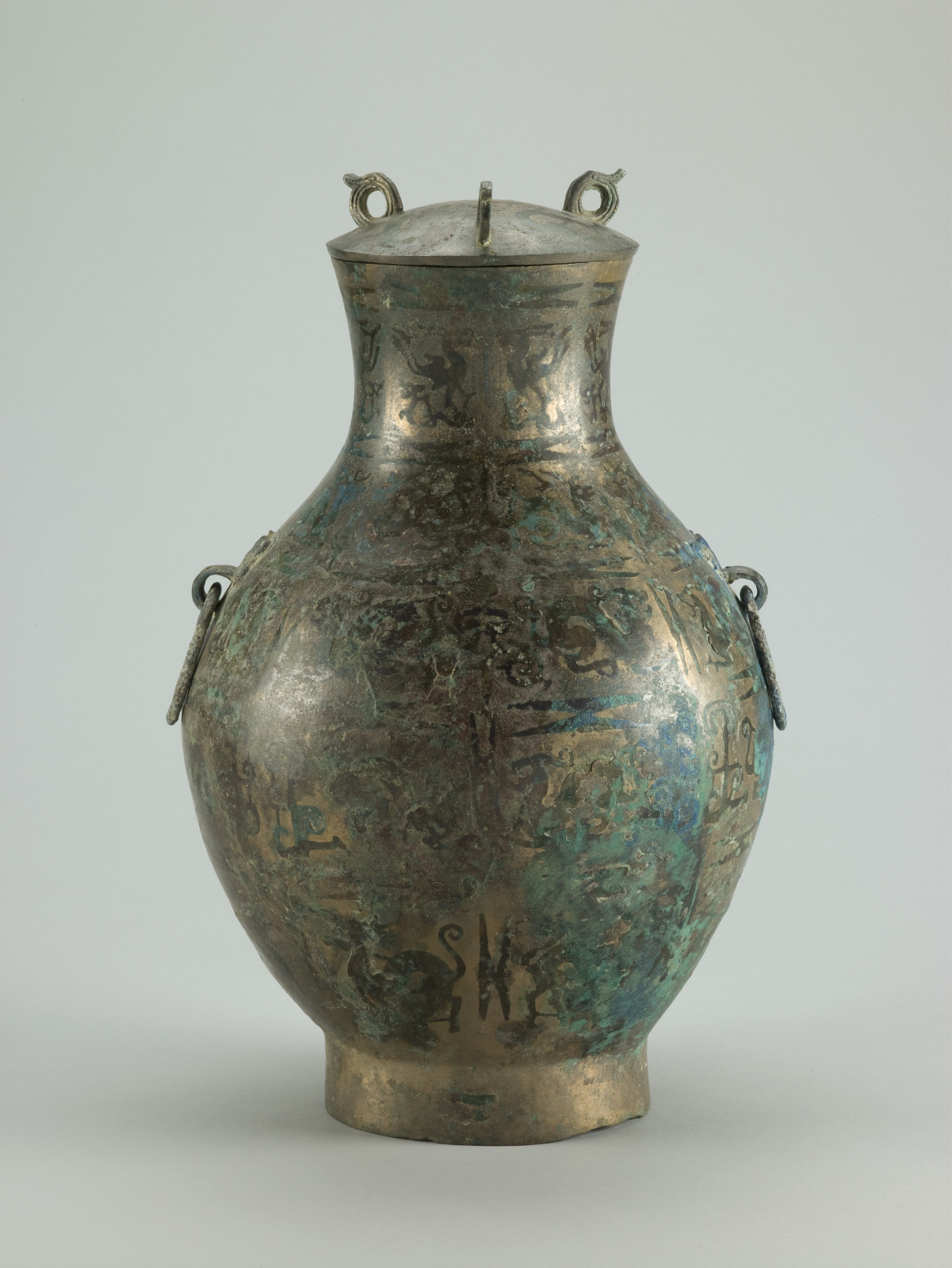 Covered Wine Vessel (hu) with Design of Animals